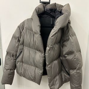 Lululemon Metalic puffer